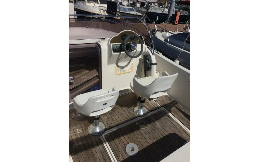 slider 1 Pacific Craft 560 Pilothouse