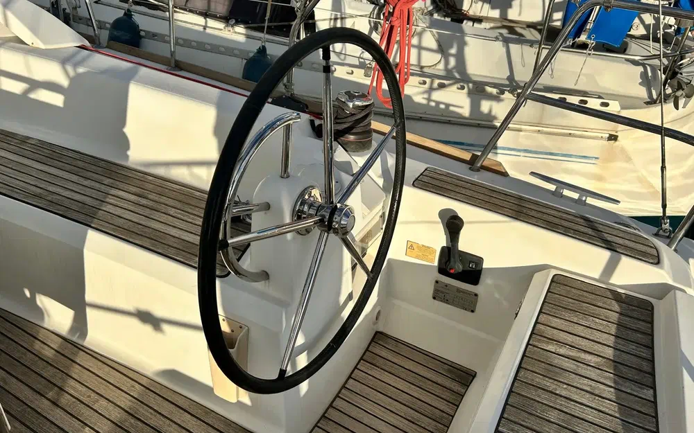 slider 12 Jeanneau Sun Odyssey 379