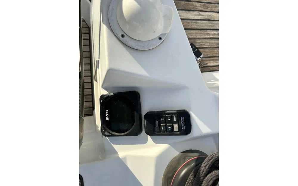 slider 13 Jeanneau Sun Odyssey 379