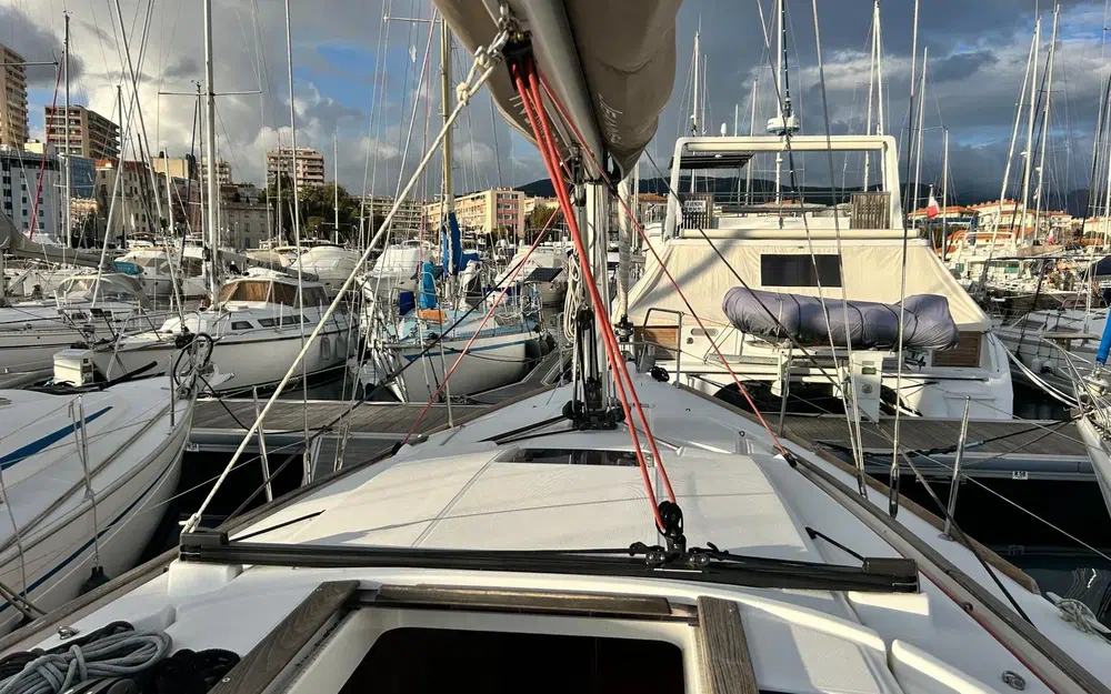 slider 1 Jeanneau Sun Odyssey 379