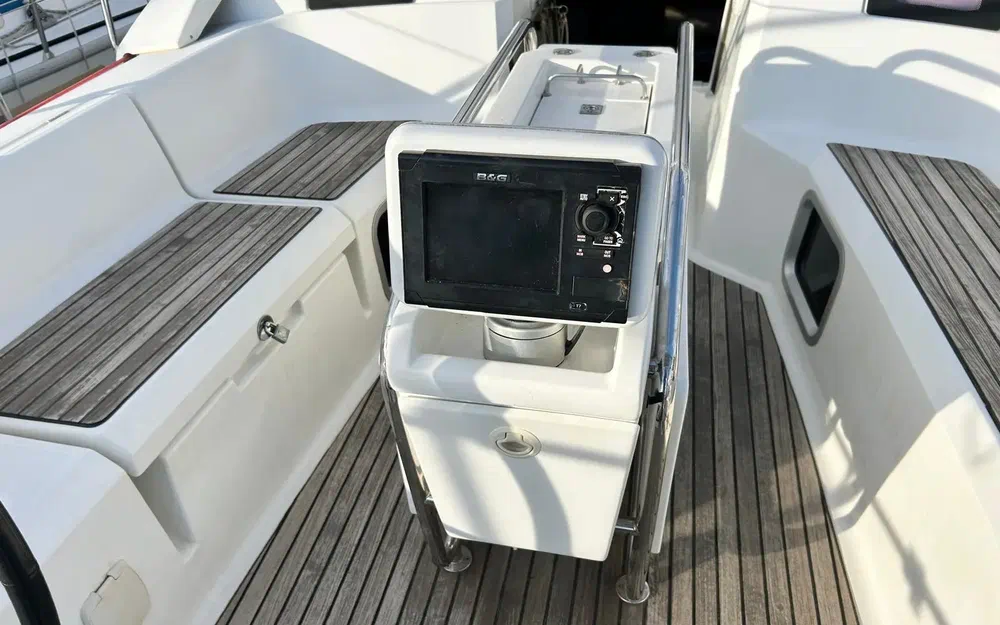 slider 2 Jeanneau Sun Odyssey 379