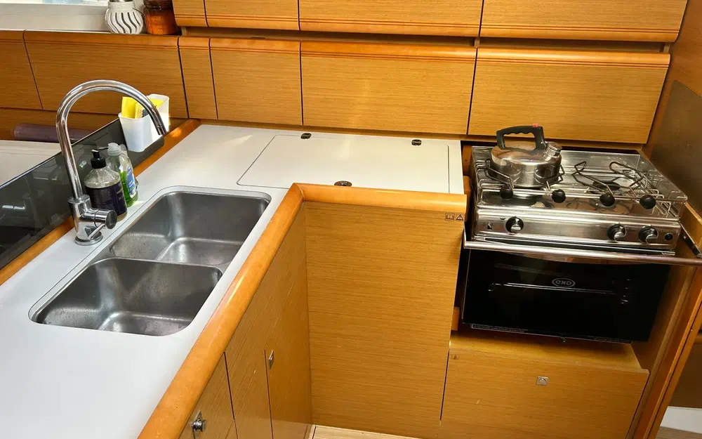 slider 4 Jeanneau Sun Odyssey 379
