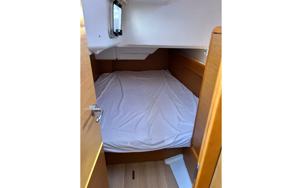 slider 6 Jeanneau Sun Odyssey 379