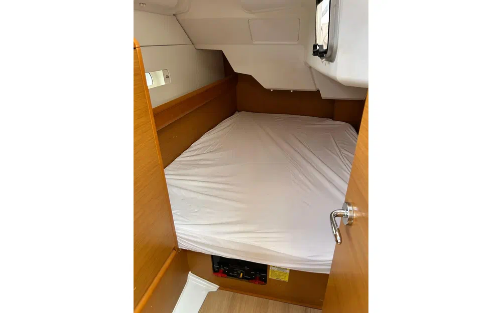 slider 7 Jeanneau Sun Odyssey 379