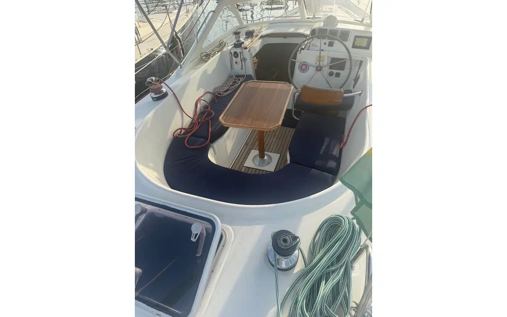 slider 2 Beneteau Oceanis 42 CC