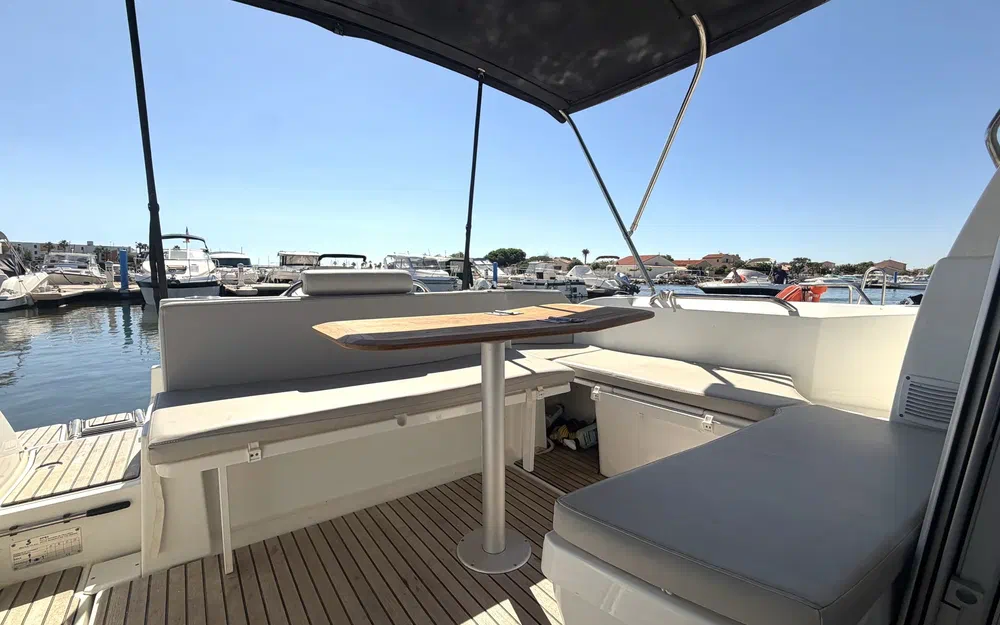slider 5 Beneteau Antares 8 OB
