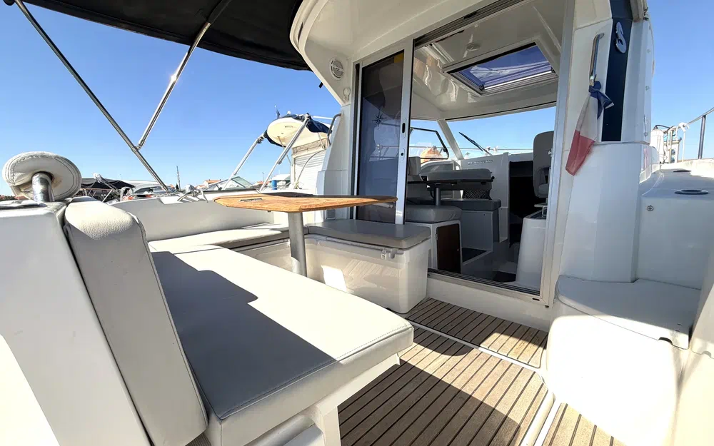 slider 6 Beneteau Antares 8 OB