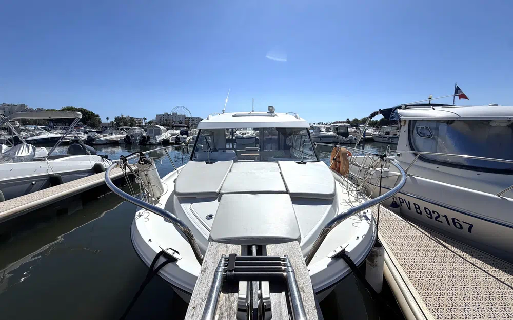 slider 3 Beneteau Antares 8 OB