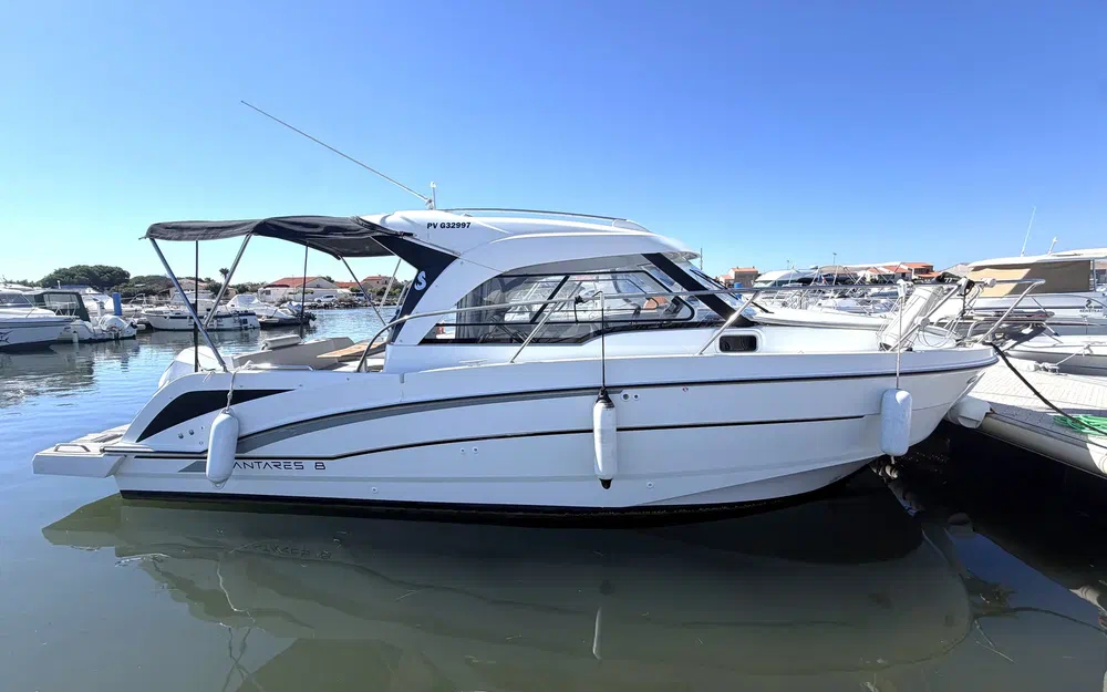 slider 0 Beneteau Antares 8 OB