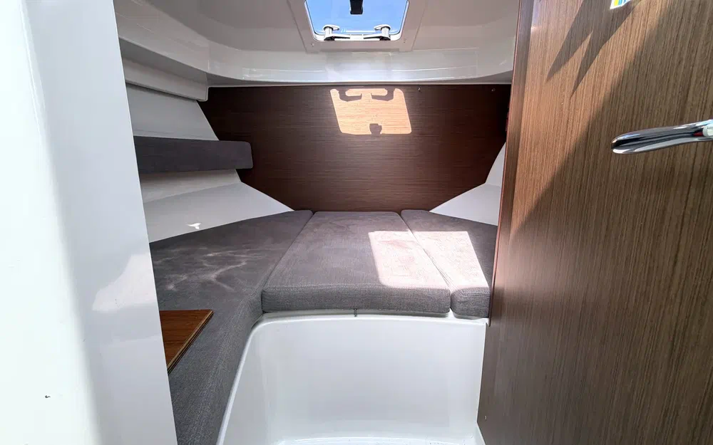slider 14 Beneteau Antares 8 OB