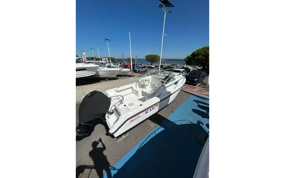 slider 18 Boston Whaler 21 Conquest