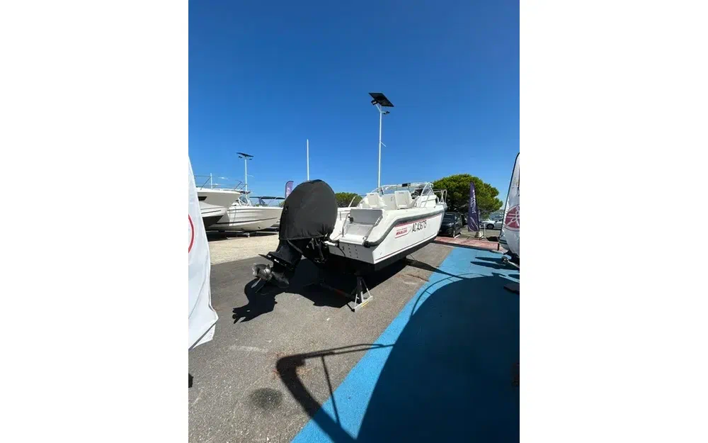 slider 28 Boston Whaler 21 Conquest