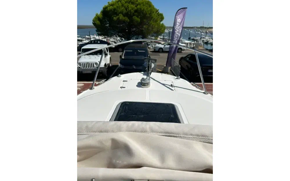 slider 7 Boston Whaler 21 Conquest