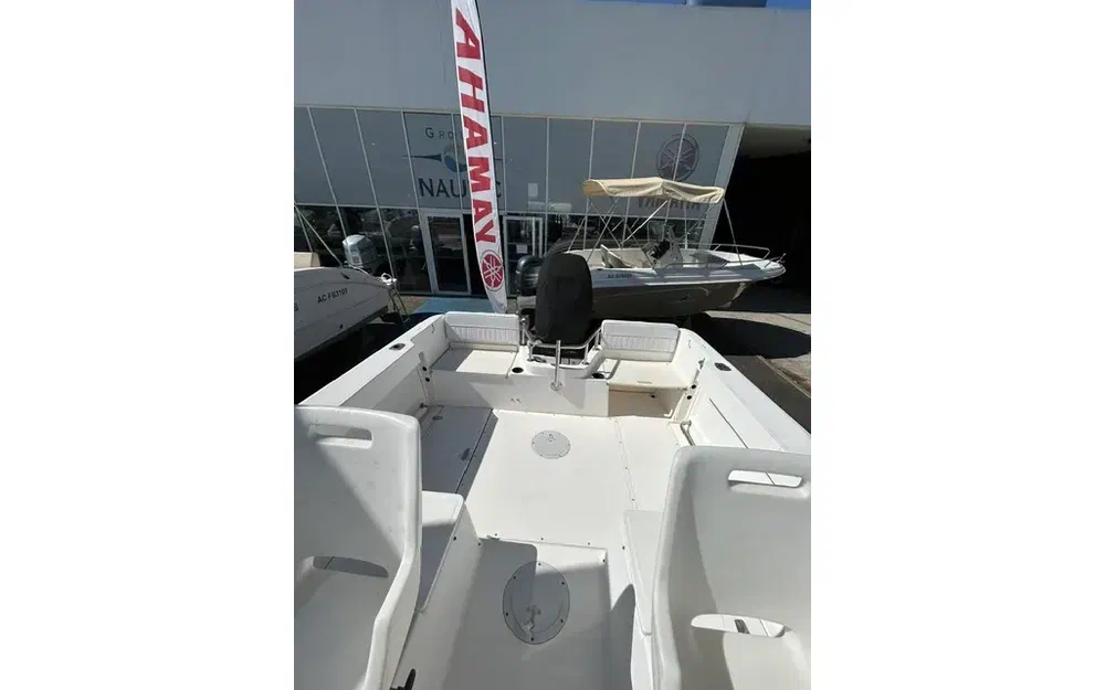 slider 8 Boston Whaler 21 Conquest