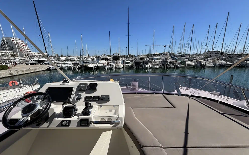 slider 12 Prestige Yachts 500 Fly