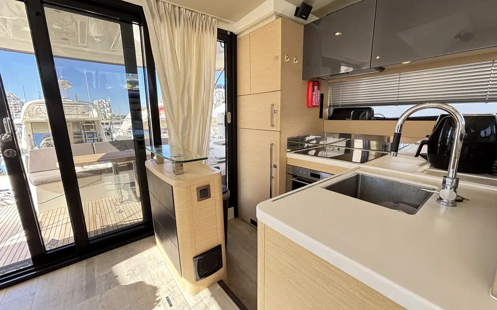 slider 15 Prestige Yachts 500 Fly