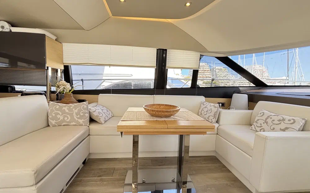 slider 17 Prestige Yachts 500 Fly