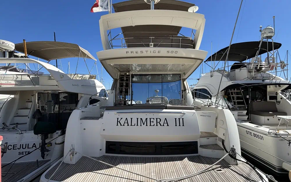 slider 1 Prestige Yachts 500 Fly