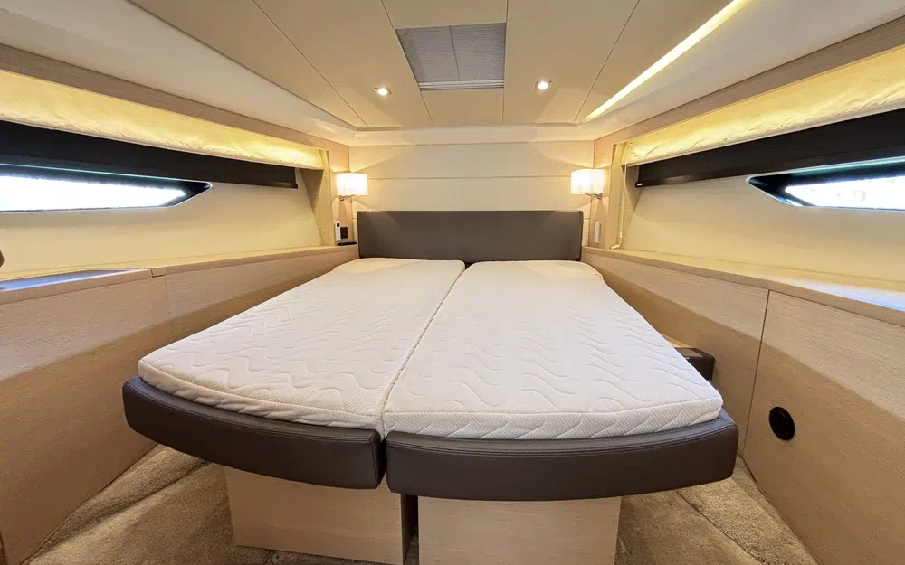 slider 21 Prestige Yachts 500 Fly