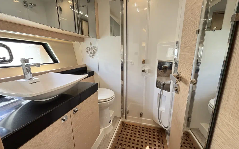 slider 23 Prestige Yachts 500 Fly