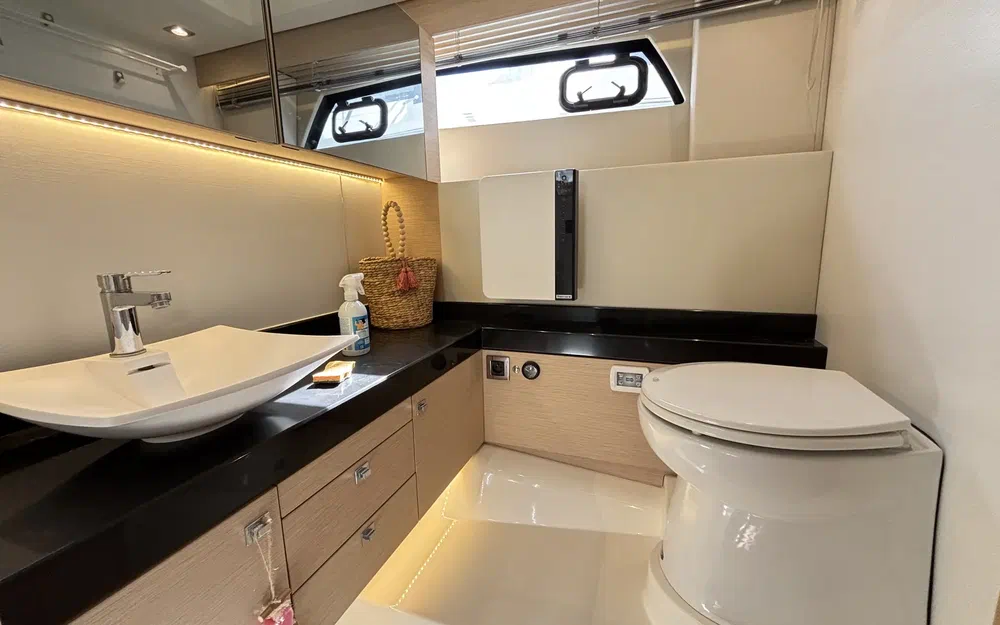 slider 28 Prestige Yachts 500 Fly