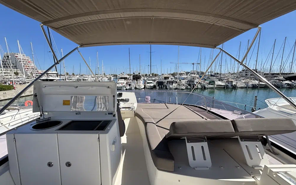 slider 5 Prestige Yachts 500 Fly