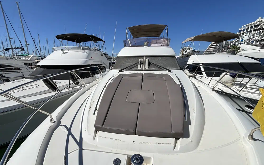 slider 8 Prestige Yachts 500 Fly