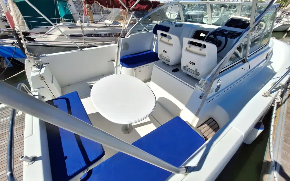 slider 1 Beneteau Ombrine 800