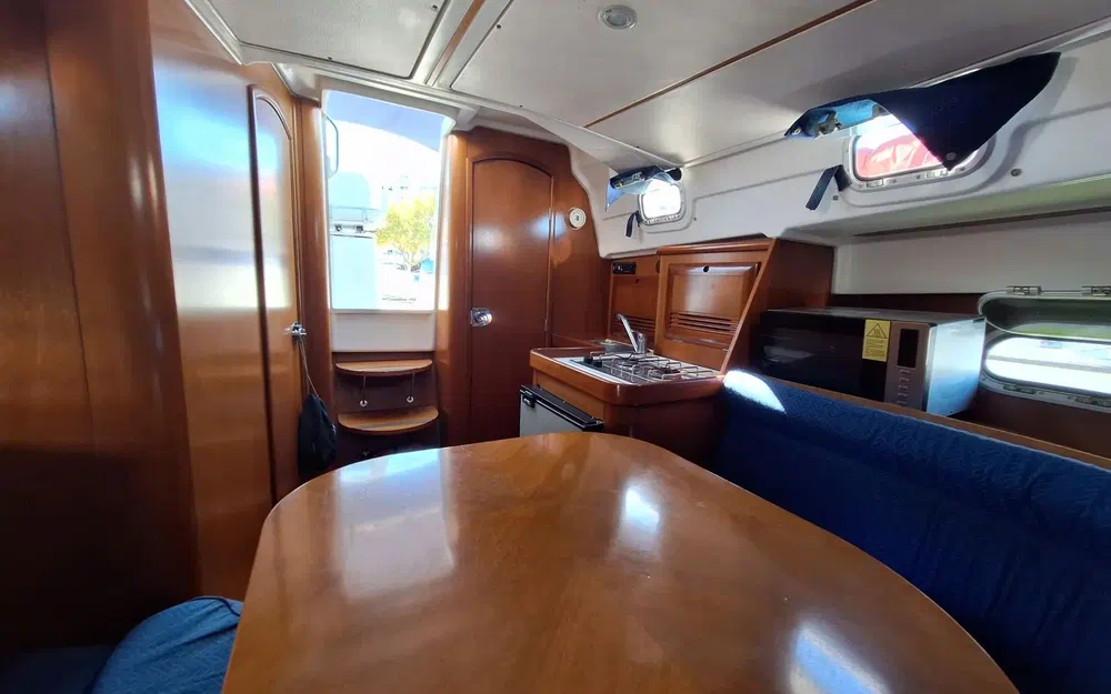 slider 5 Beneteau Ombrine 800