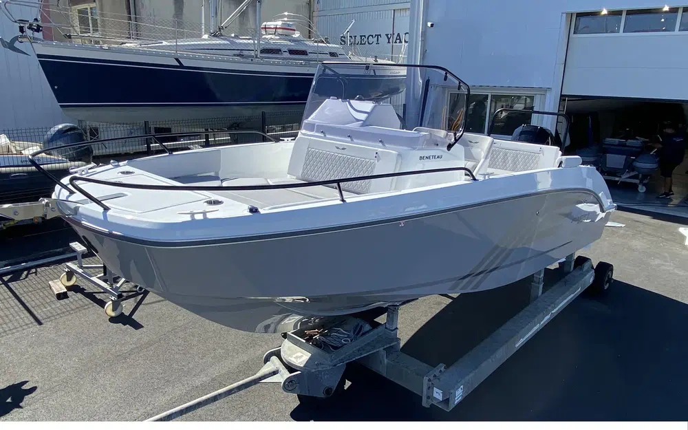slider 0 Beneteau Flyer 7 SPACEdeck
