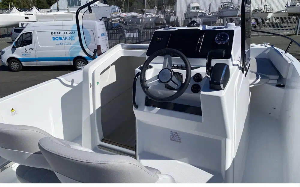 slider 3 Beneteau Flyer 7 SPACEdeck