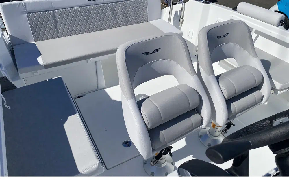 slider 4 Beneteau Flyer 7 SPACEdeck