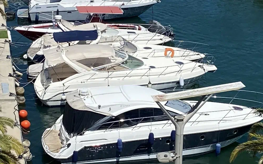 slider 16 Beneteau Grand Turismo GT 38