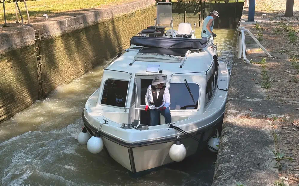 slider 4 Le Boat Cirrus