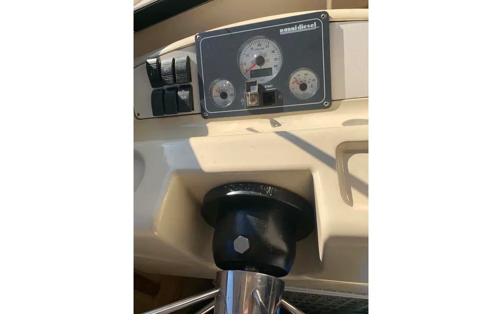 slider 13 Le Boat Cirrus