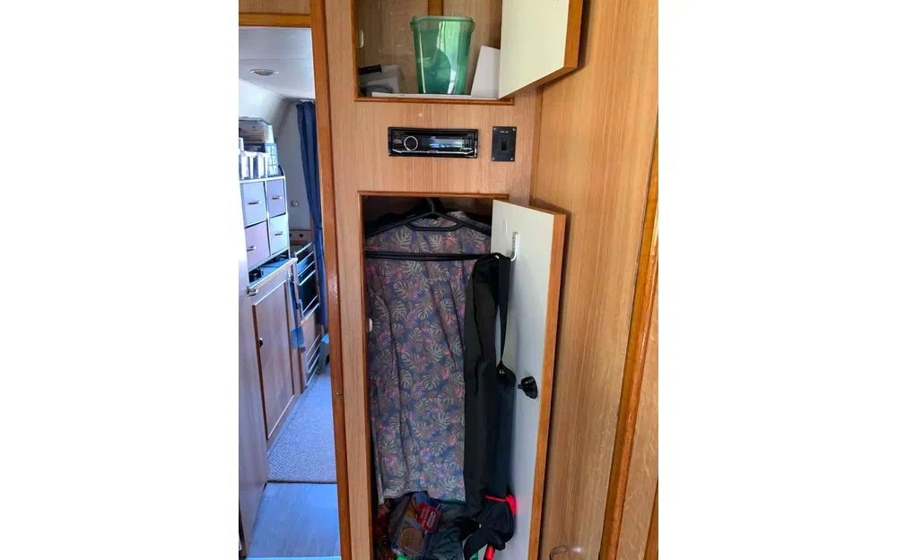 slider 16 Le Boat Cirrus