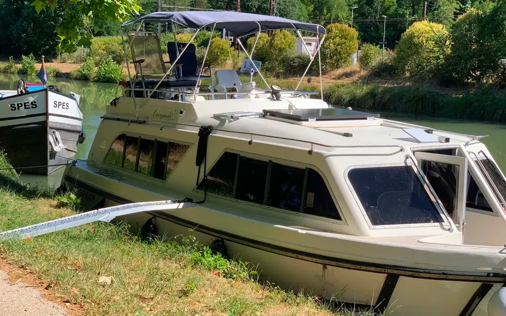 slider 24 Le Boat Cirrus