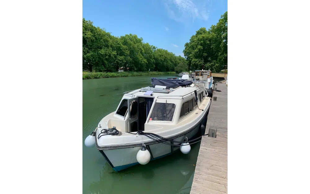 slider 27 Le Boat Cirrus
