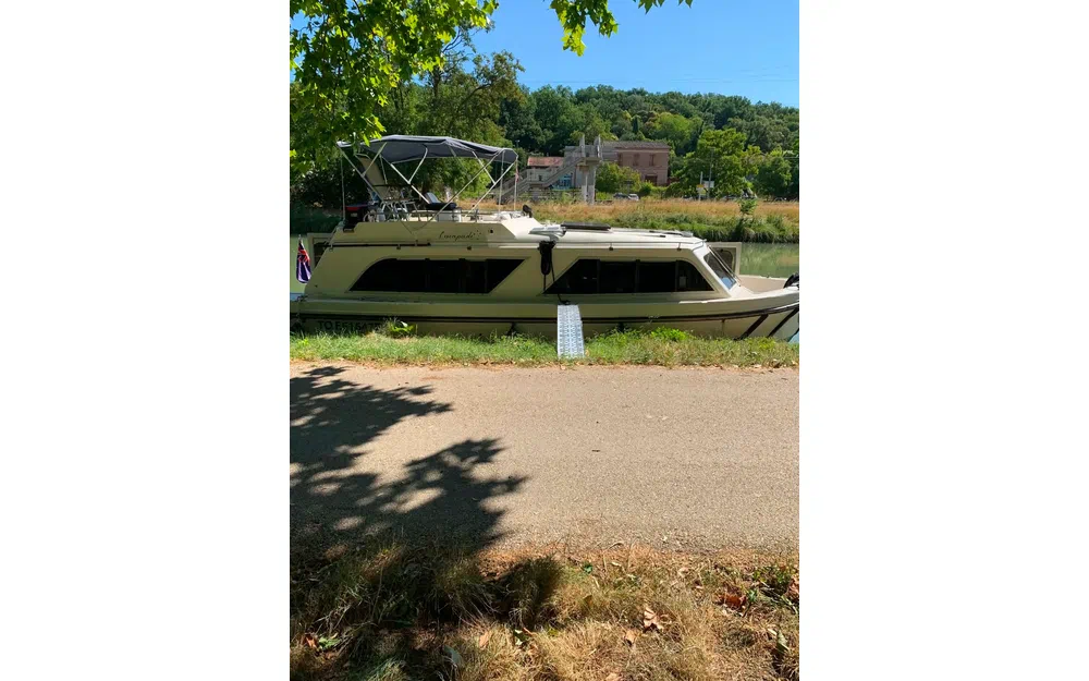 slider 33 Le Boat Cirrus