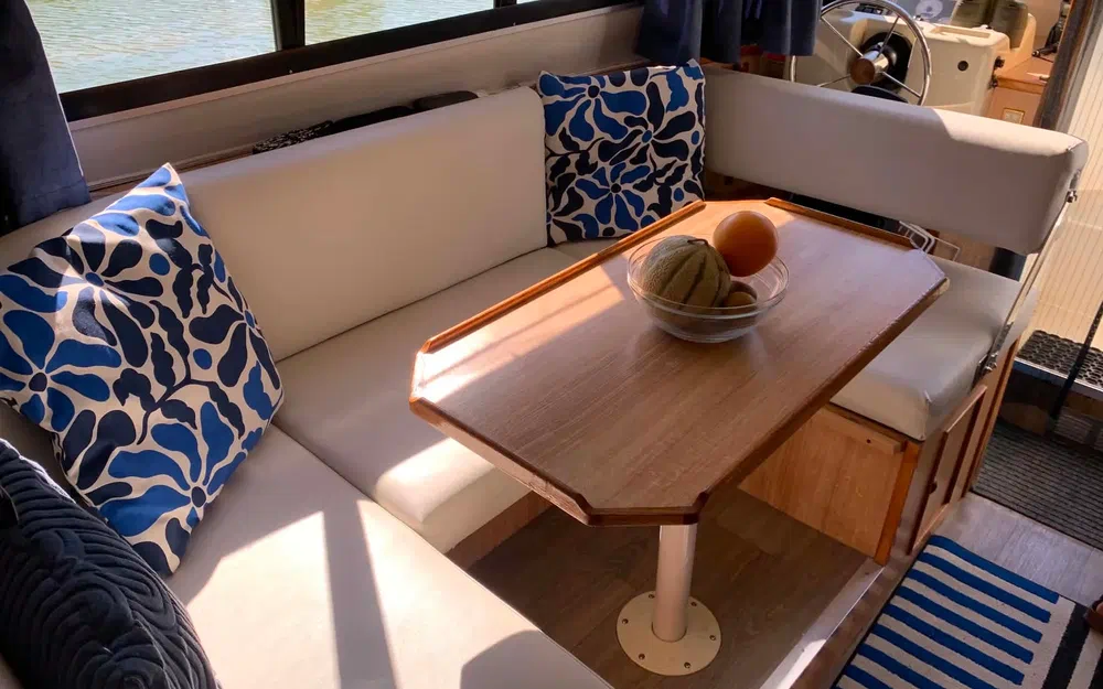 slider 8 Le Boat Cirrus