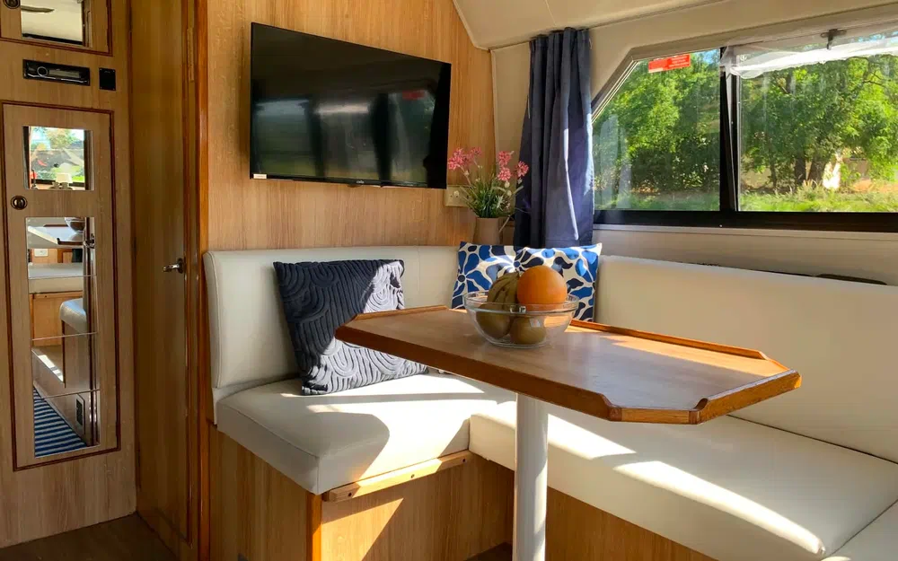 slider 39 Le Boat Cirrus