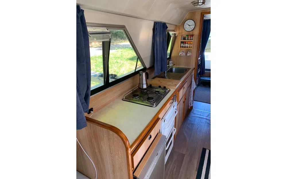 slider 41 Le Boat Cirrus