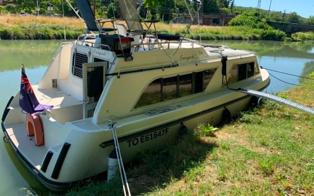 slider 2 Le Boat Cirrus