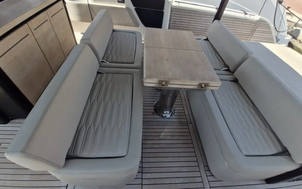 slider 9 Cranchi A46 Luxury Tender