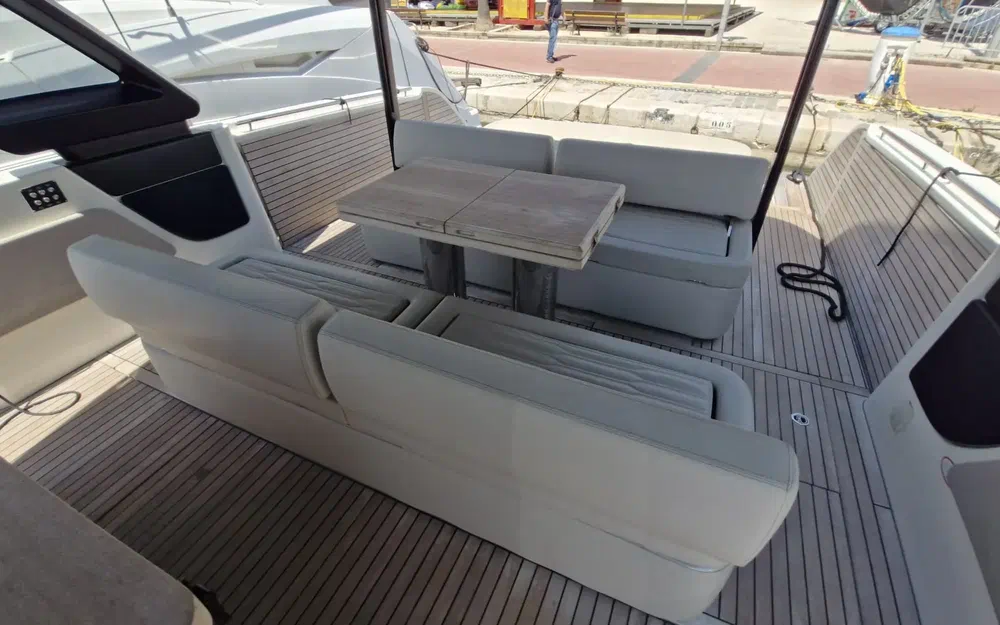 slider 10 Cranchi A46 Luxury Tender