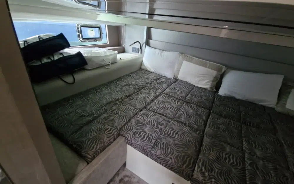 slider 11 Cranchi A46 Luxury Tender