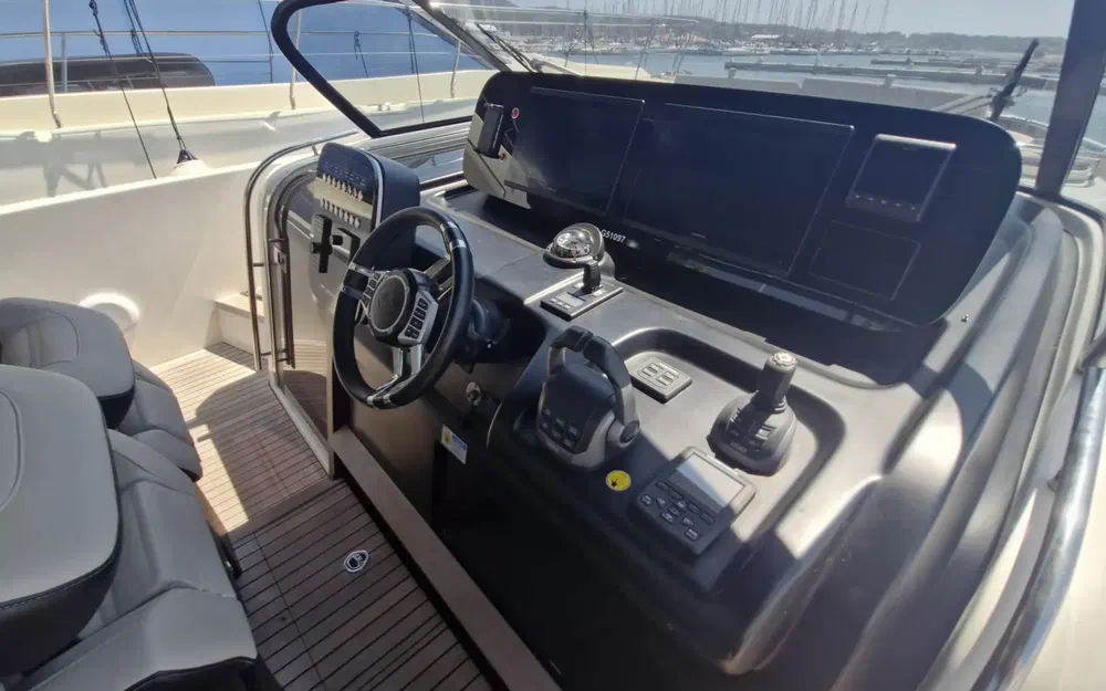 slider 17 Cranchi A46 Luxury Tender