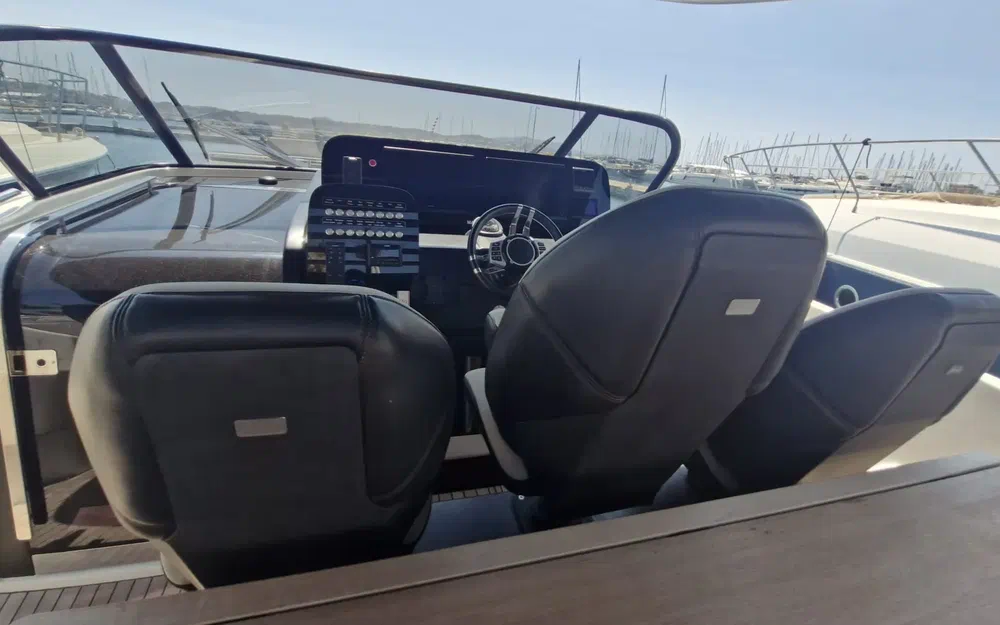 slider 18 Cranchi A46 Luxury Tender