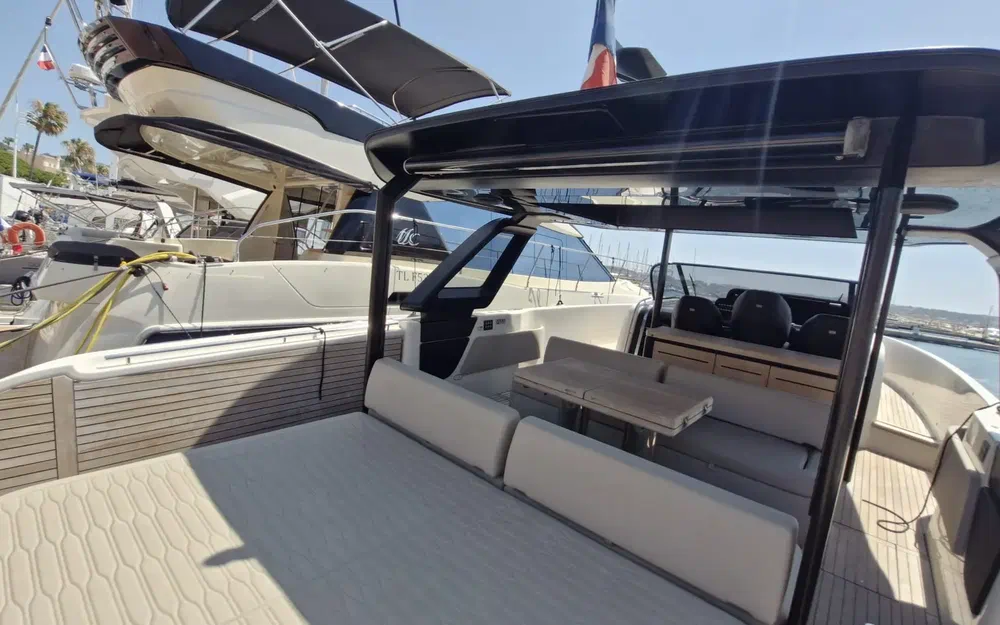 slider 1 Cranchi A46 Luxury Tender
