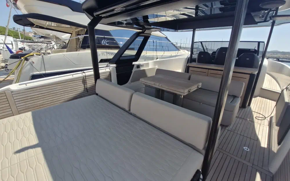 slider 21 Cranchi A46 Luxury Tender